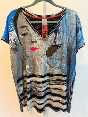 Volt Design Woman-Print Strips Short Sleeve Tee Blue Gray Size 4